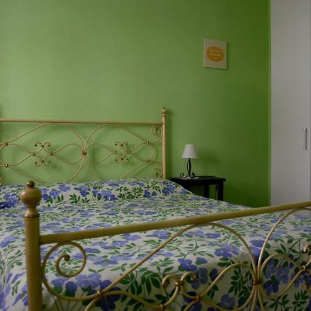 B&B Maria Montis 阿塞米尼 外观 照片
